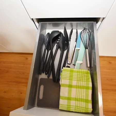 Mit Sonnigem Balkon In Ruhelage דירה *