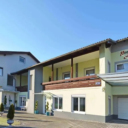 Mit Sonnigem Balkon In Ruhelage فيلاخ