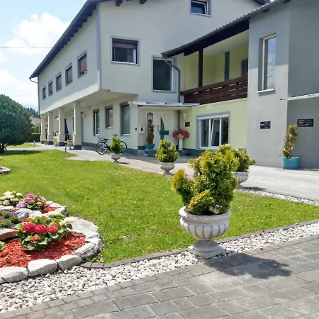 Mit Sonnigem Balkon In Ruhelage Appartement